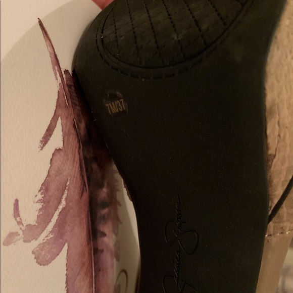 Jessica Simpson high heels! - Picture 5 of 9